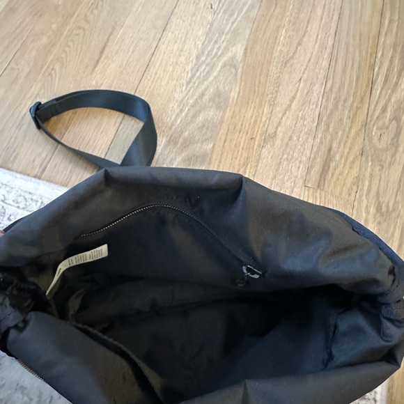 Lululemon Black 5L All night festival crossbody bag - Picture 8 of 8